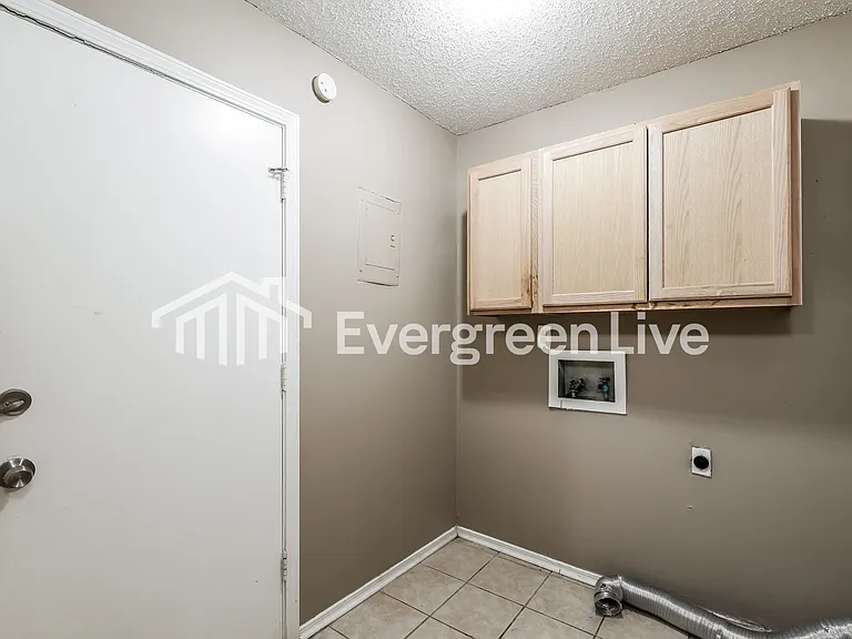 408 Shenandoah Rd N — Photo 13