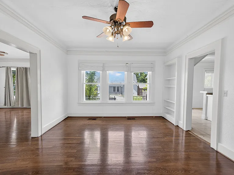 2601 S University Dr — Photo 15