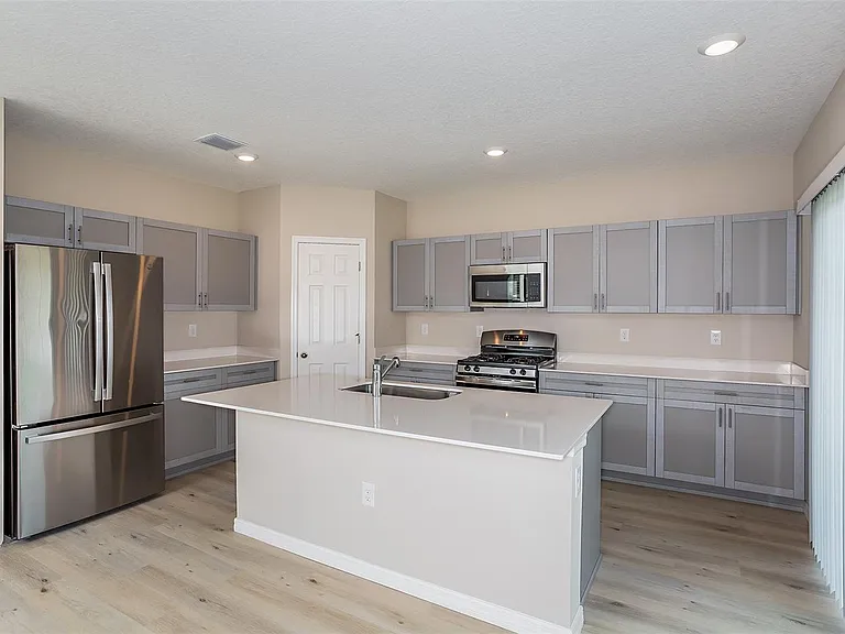 14987 Sterling Spur Ave — Photo 3