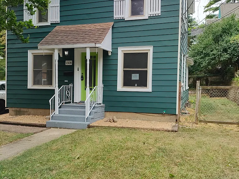 1508 Merrill St — Photo 2