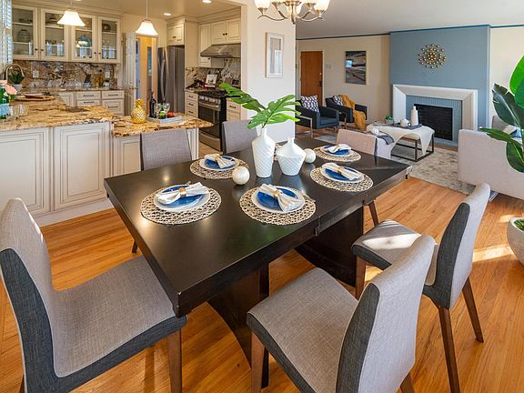 Open concept living/dining/kitchen area