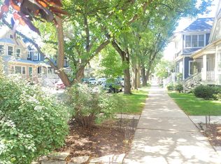 1438 W Pensacola Ave, Chicago, IL 60613