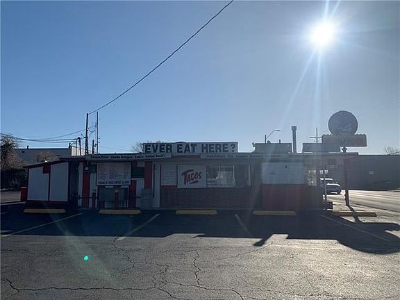 3rd image of 2504 E 9th St