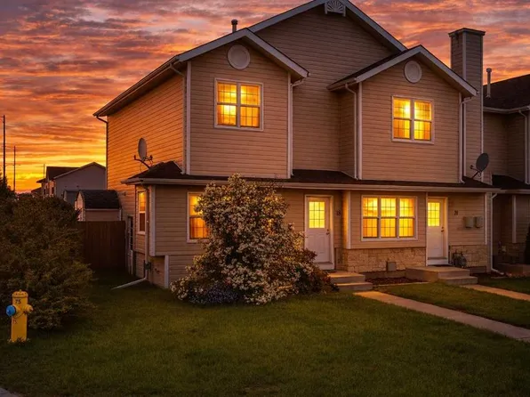 18 S Terrace Heights Dr, Lacombe, AB T4L 2L8