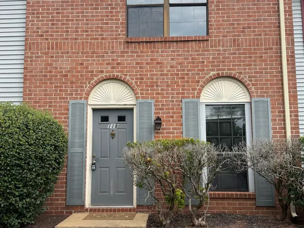 118 Pear Tree Ln, Franklin Park, NJ 08823
