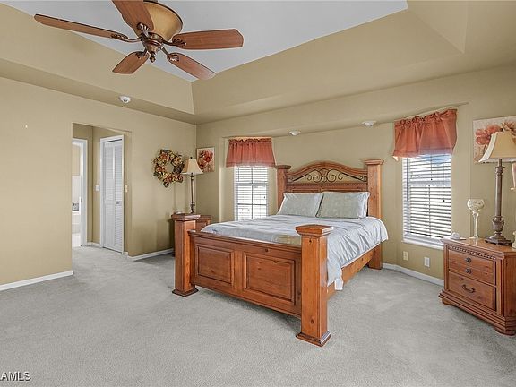 5th image of 1518 SW 52nd Ter