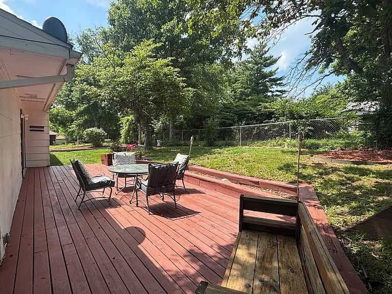 512 Woodland Ct — Photo 16