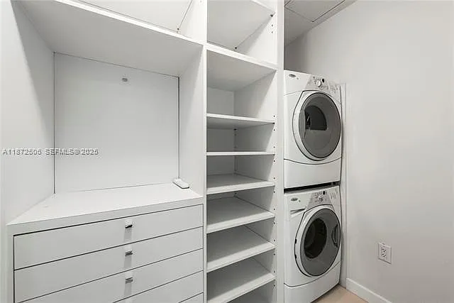 1100 Biscayne Blvd #LPH6105 — Photo 28