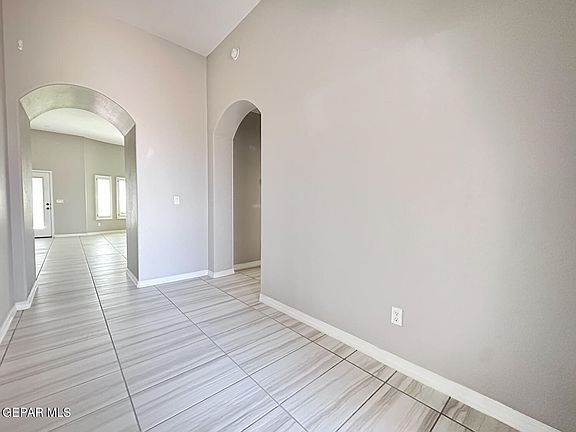 3rd image of 2869 Tierra Garden Dr