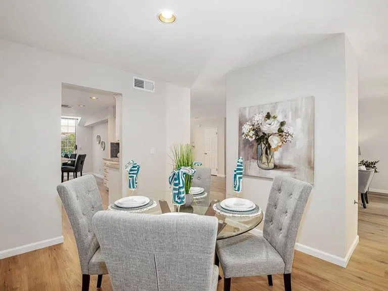 7706 Creekside Dr — Photo 2