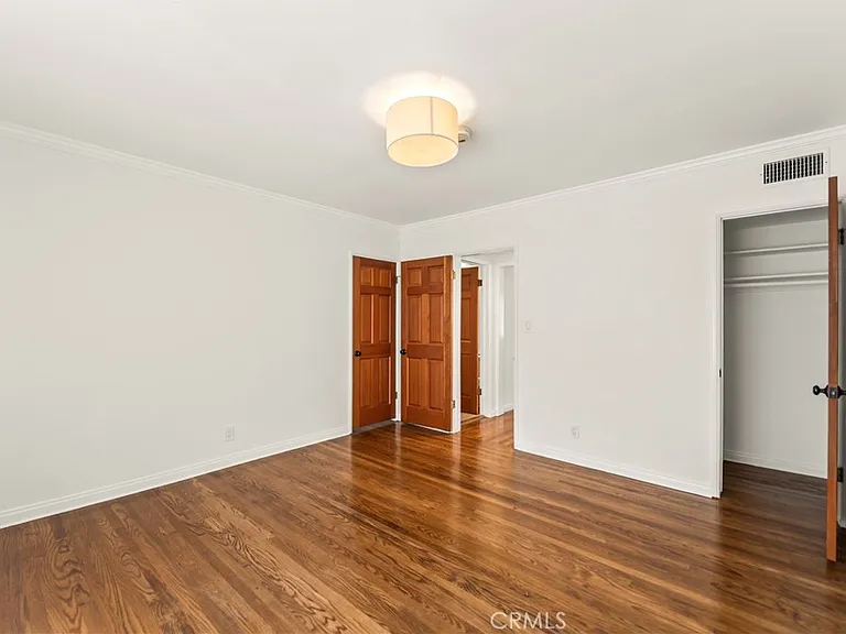 1745 N Mariposa Ave — Photo 9