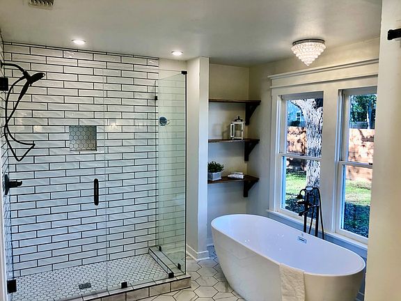 4th image of 204 S Edison St