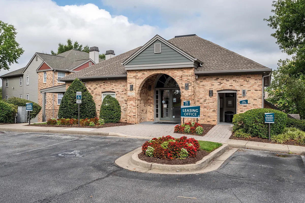 Building Photo - The Views at Laurel Lakes