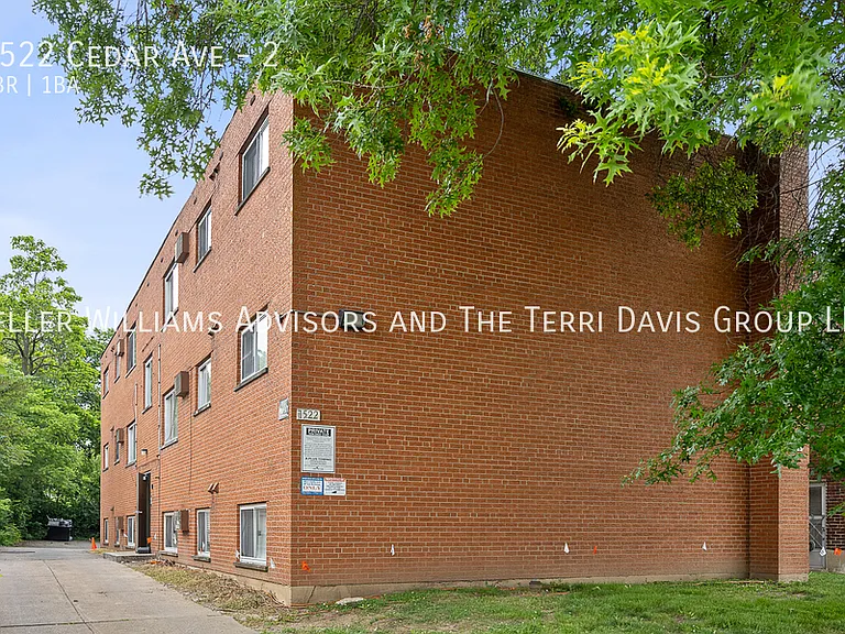 1522 Cedar Ave #2 — Photo 2