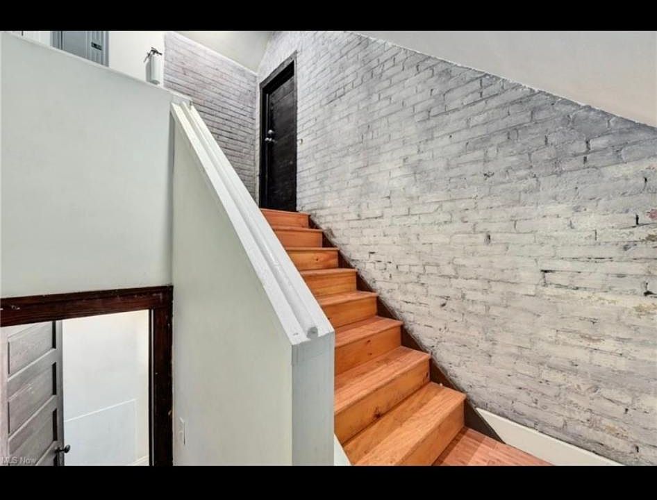 1st image of 2483 Thurman Ave #6