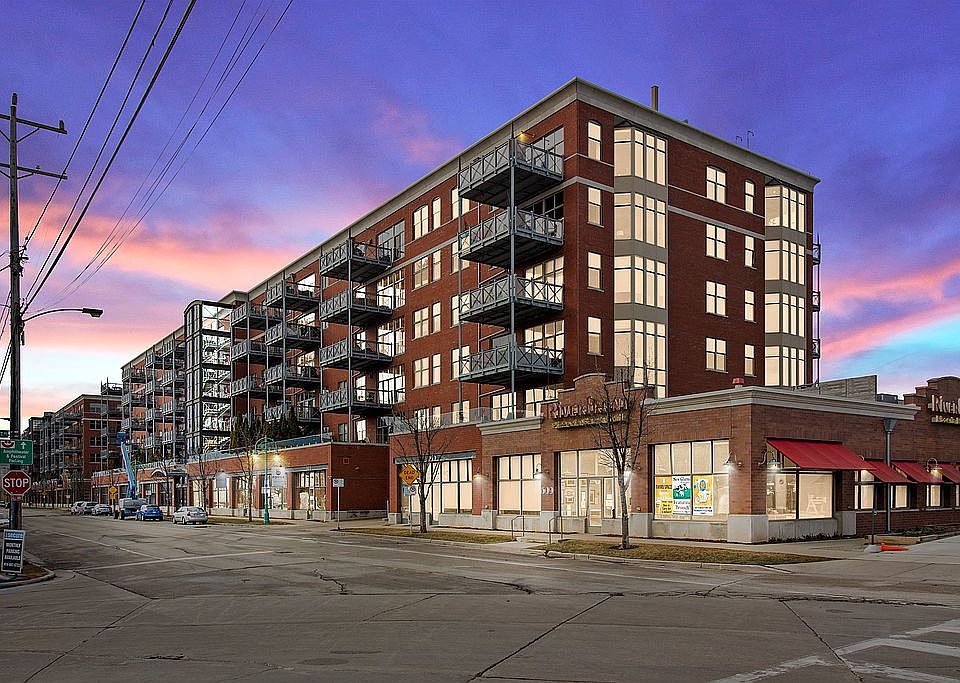 1st image of 541 E Erie St #507/09
