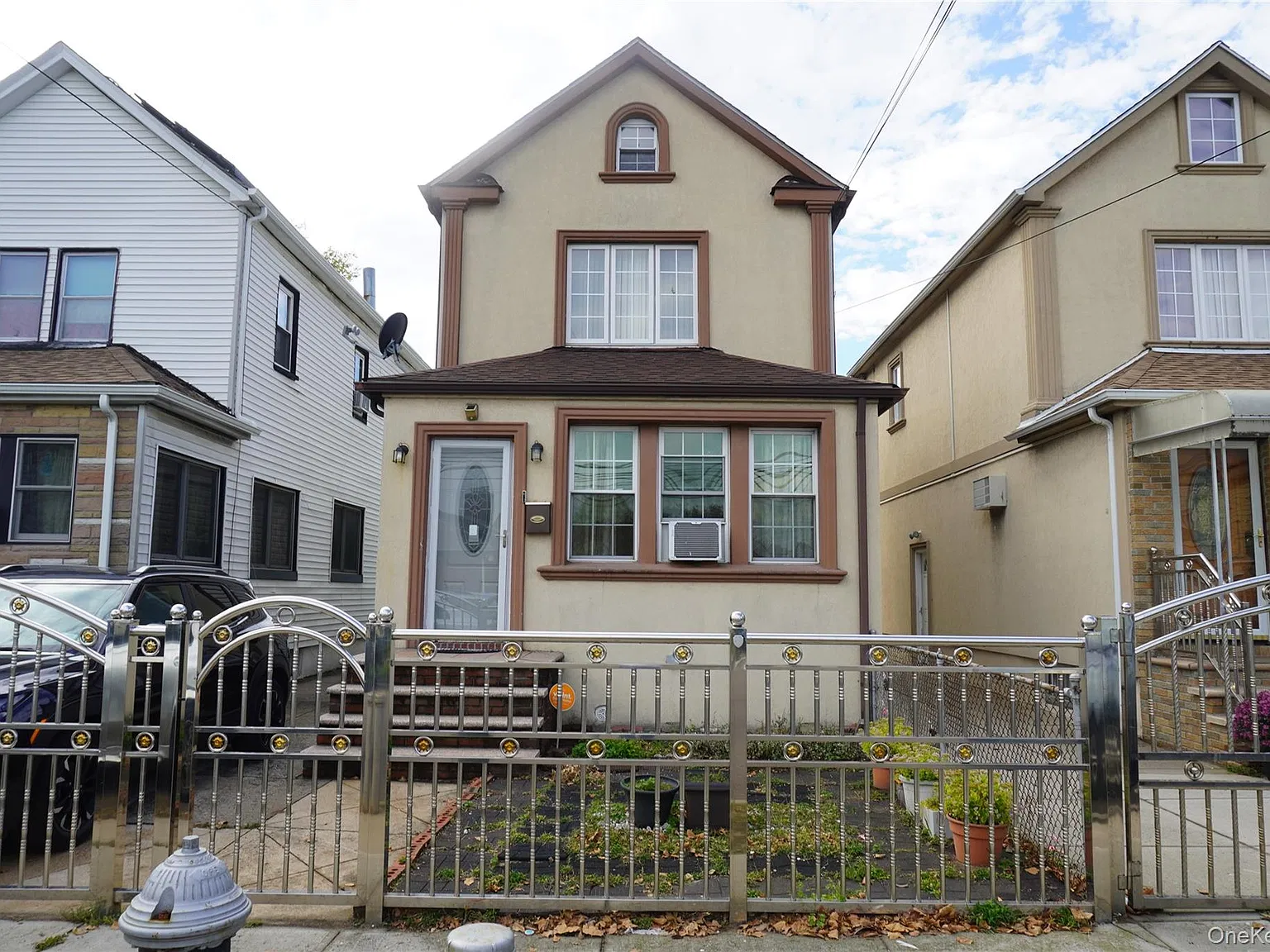 3 bed, 1.0 bath, 1120 sqft, $3,300 — Photo 1
