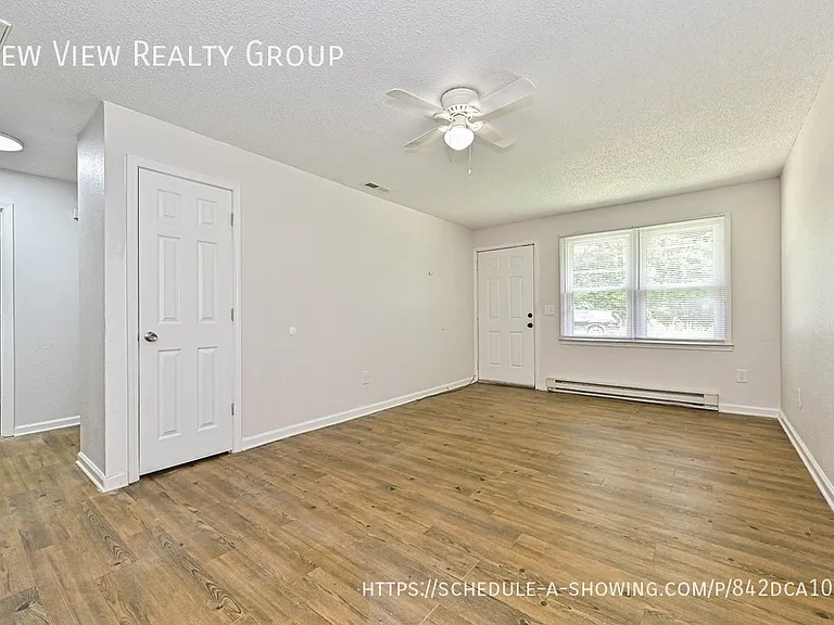 1119 Grady St — Photo 6
