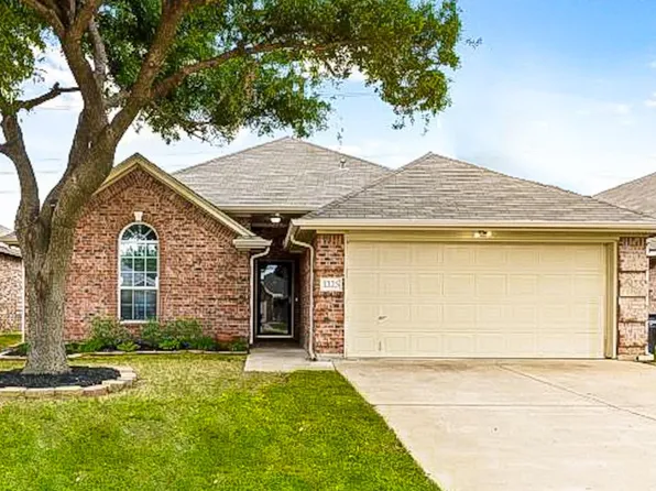 1325 Sierra Blanca Dr, Burleson, TX 76028