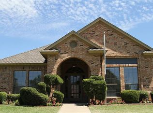 6641 Pleasant Ridge Dr, North Richland Hills, TX 76180