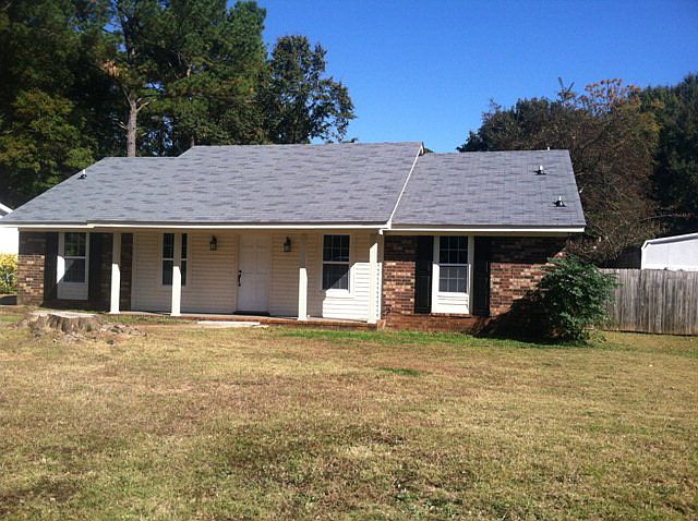 1st image of 2431 Castlewood Dr