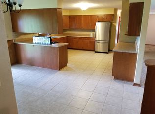 3214 County Home Rd, Marion, IA 52302