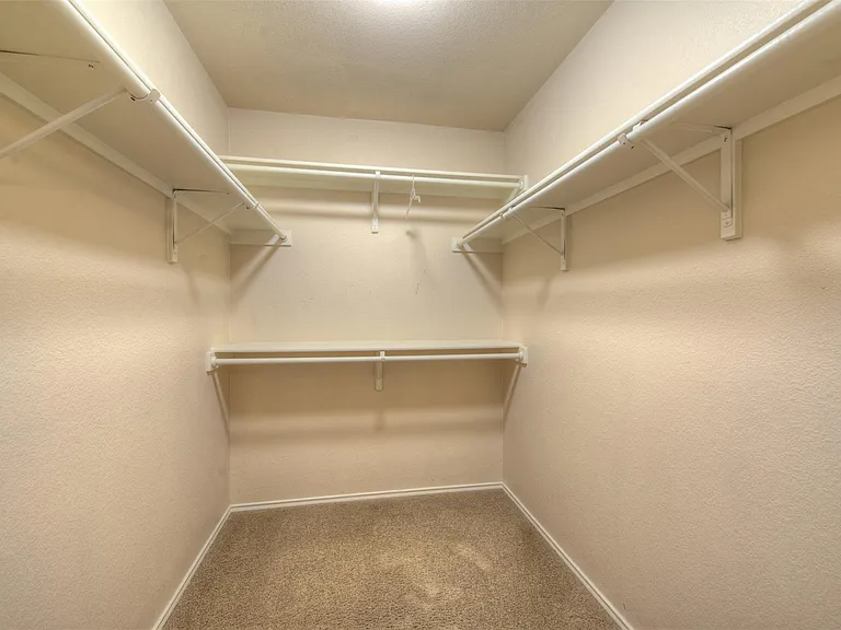 16813 Luckenwald Dr — Photo 18