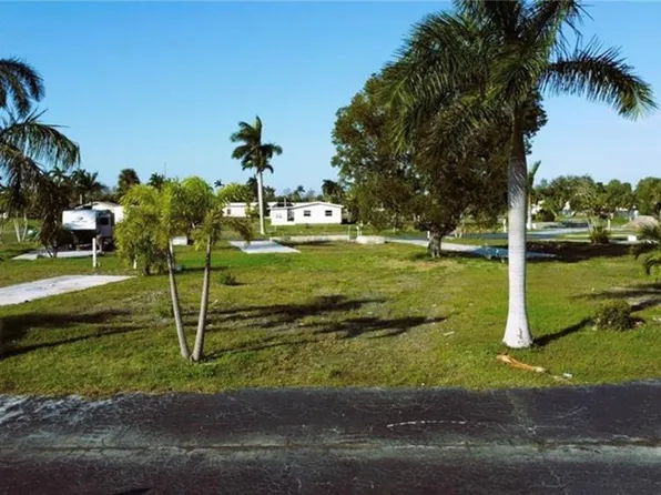 34 Dogwood WAY, FORT MYERS, FL 33908