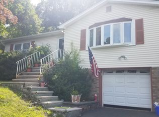 64 S Lilburn Dr, Garnerville, NY 10923