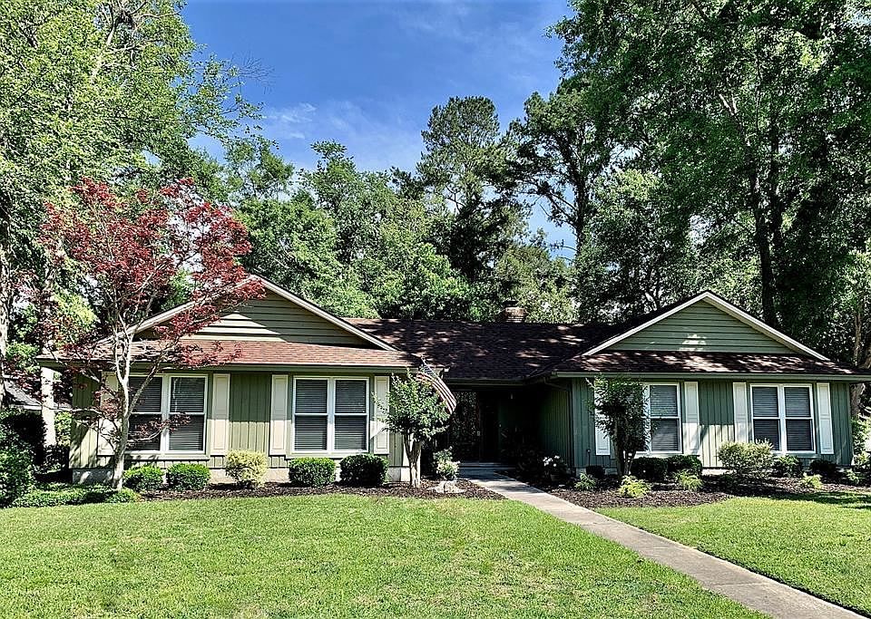 1st image of 2606 Pebblewood Dr