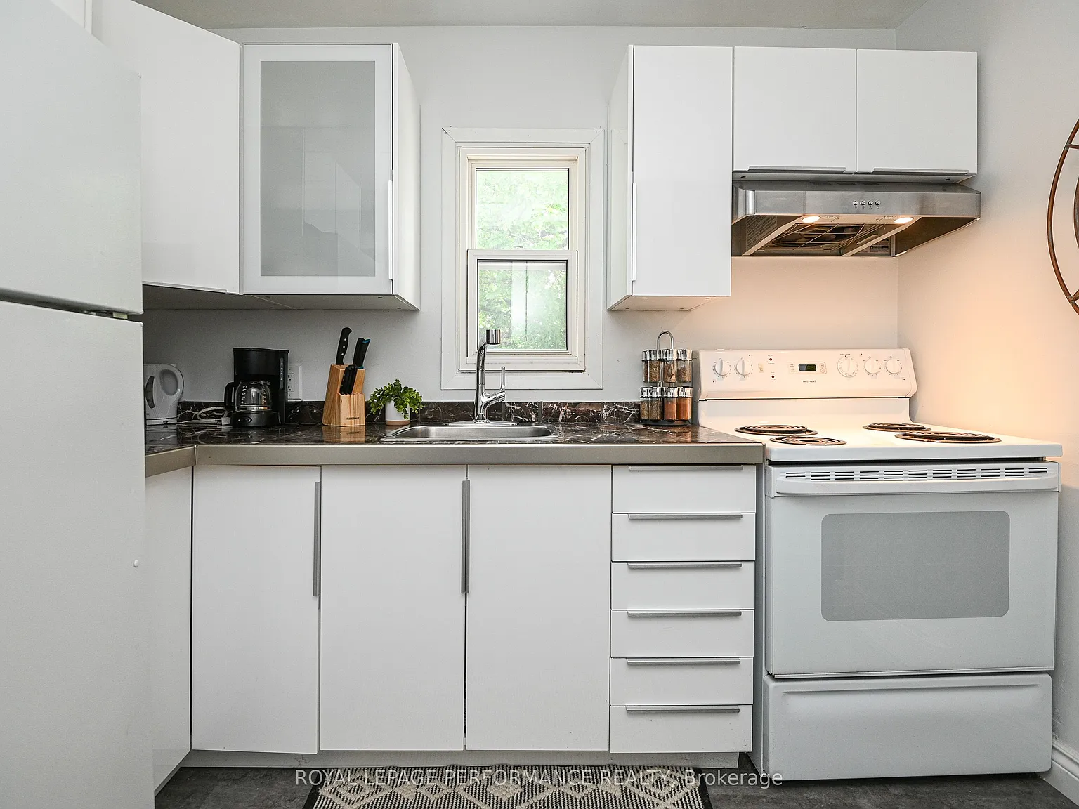 2 bed, $2,300 — Photo 4