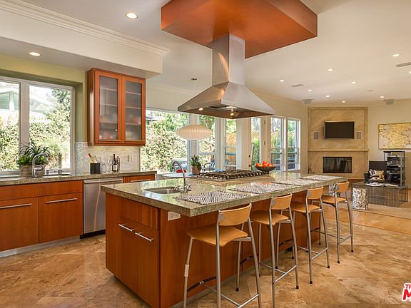 5th image of 3464 Tilden Ave