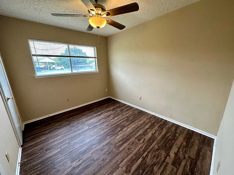 G 201-203 Gruver Circle — Photo 7
