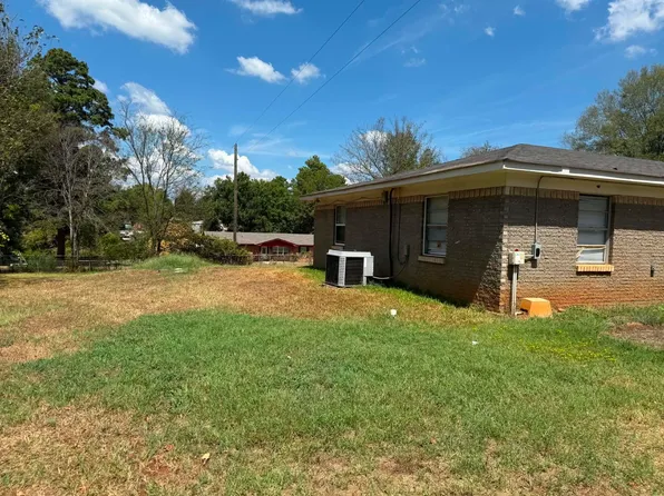 1800 Nimrod Trl, Longview, TX 75604
