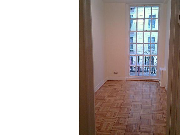 5th image of 516 E 78th St APT 4P