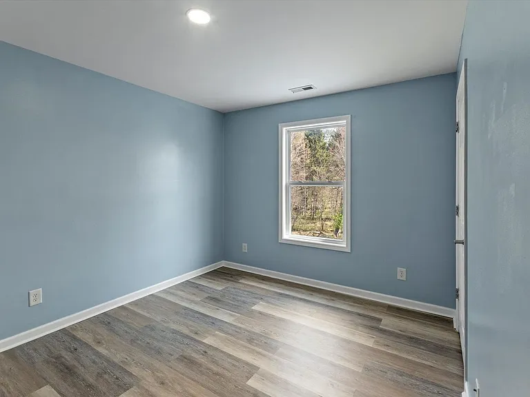 84 Poplar St — Photo 17