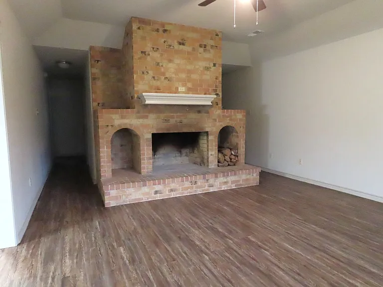 705 Kelli — Photo 7