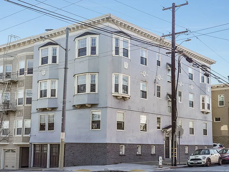 600-9TH — Photo 1