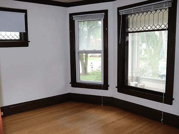 5th image of 409 W Washington Ave #12543573