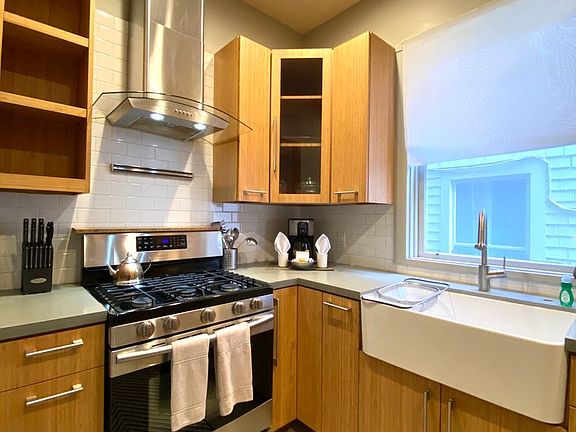 2nd image of 3426 Sacramento St APT 1