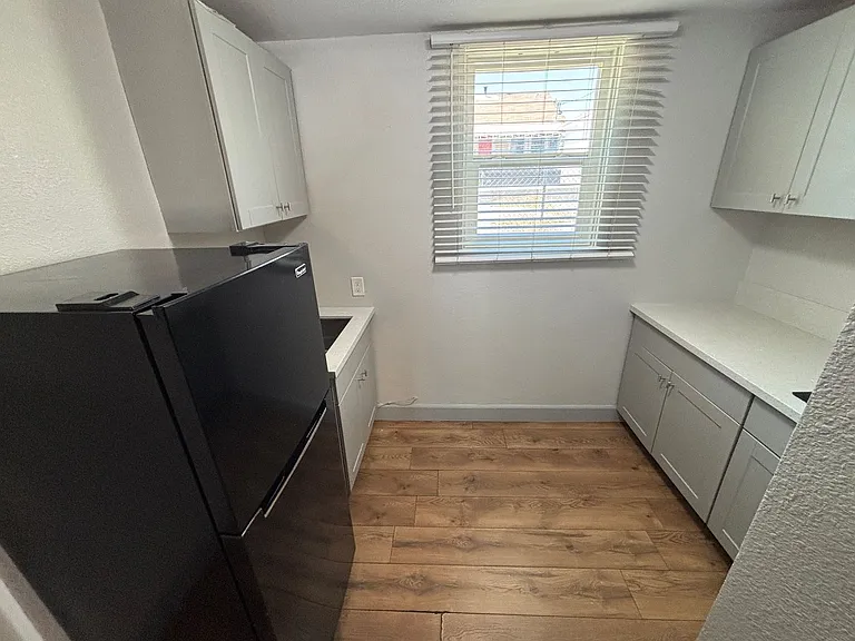 311 N 16th St #9 — Photo 8