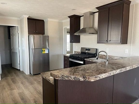 4th image of 204 Blue Jay Ln #204