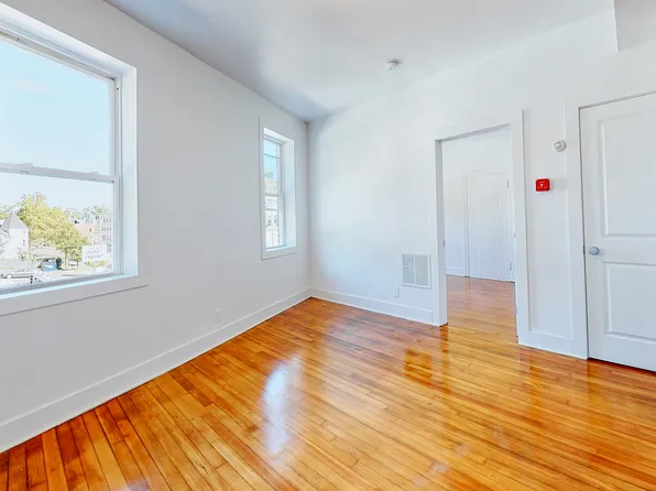 1384 State St, New Haven, CT