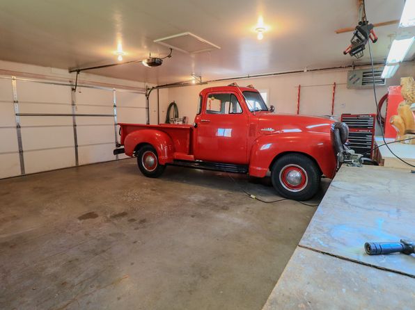 1433 Lewis St, Sheridan, WY 82801