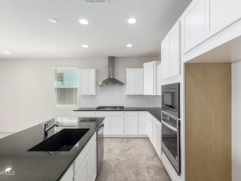 8529 S 67th Dr — Photo 18