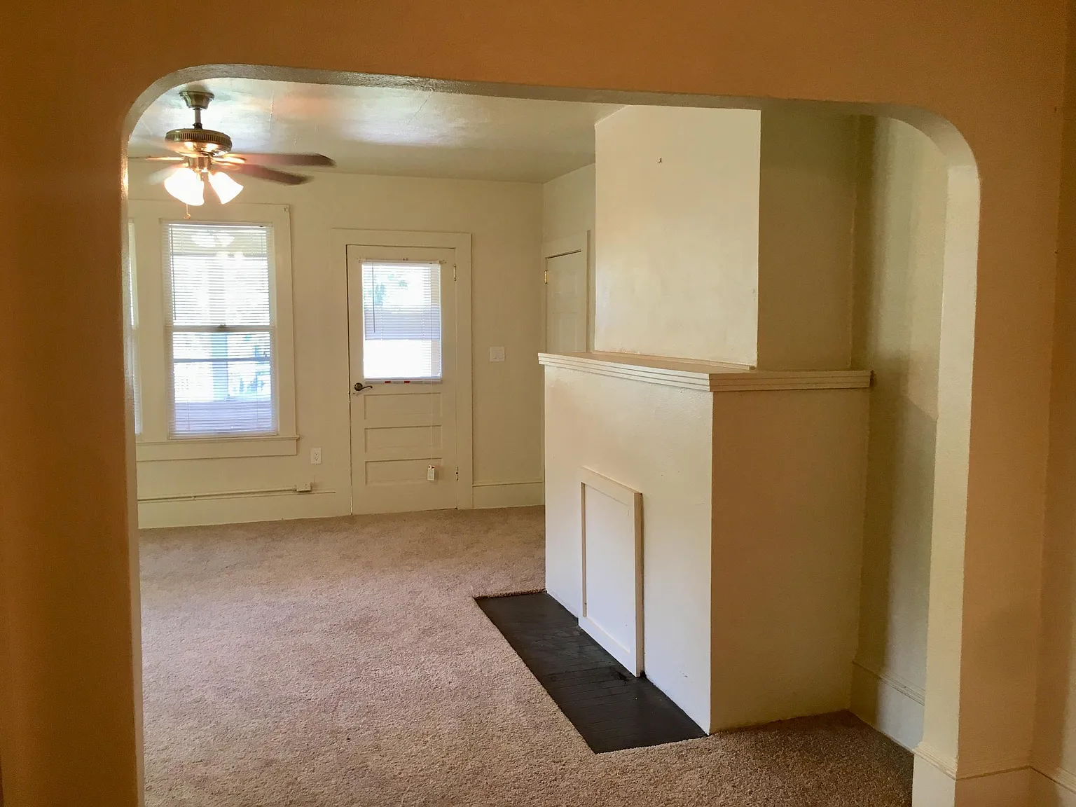 1 bed, 750 sqft, $1,080 — Photo 2