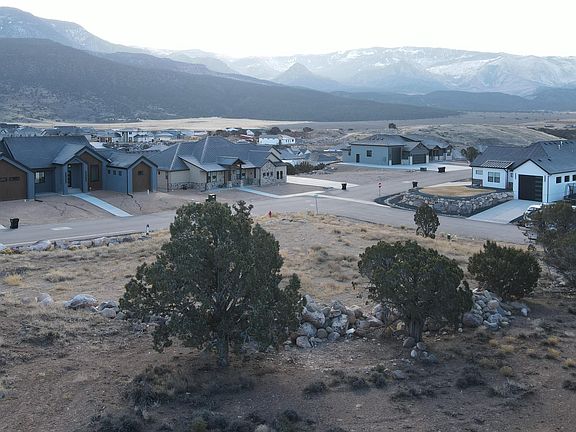 2nd image of 2060 S Estate Dr