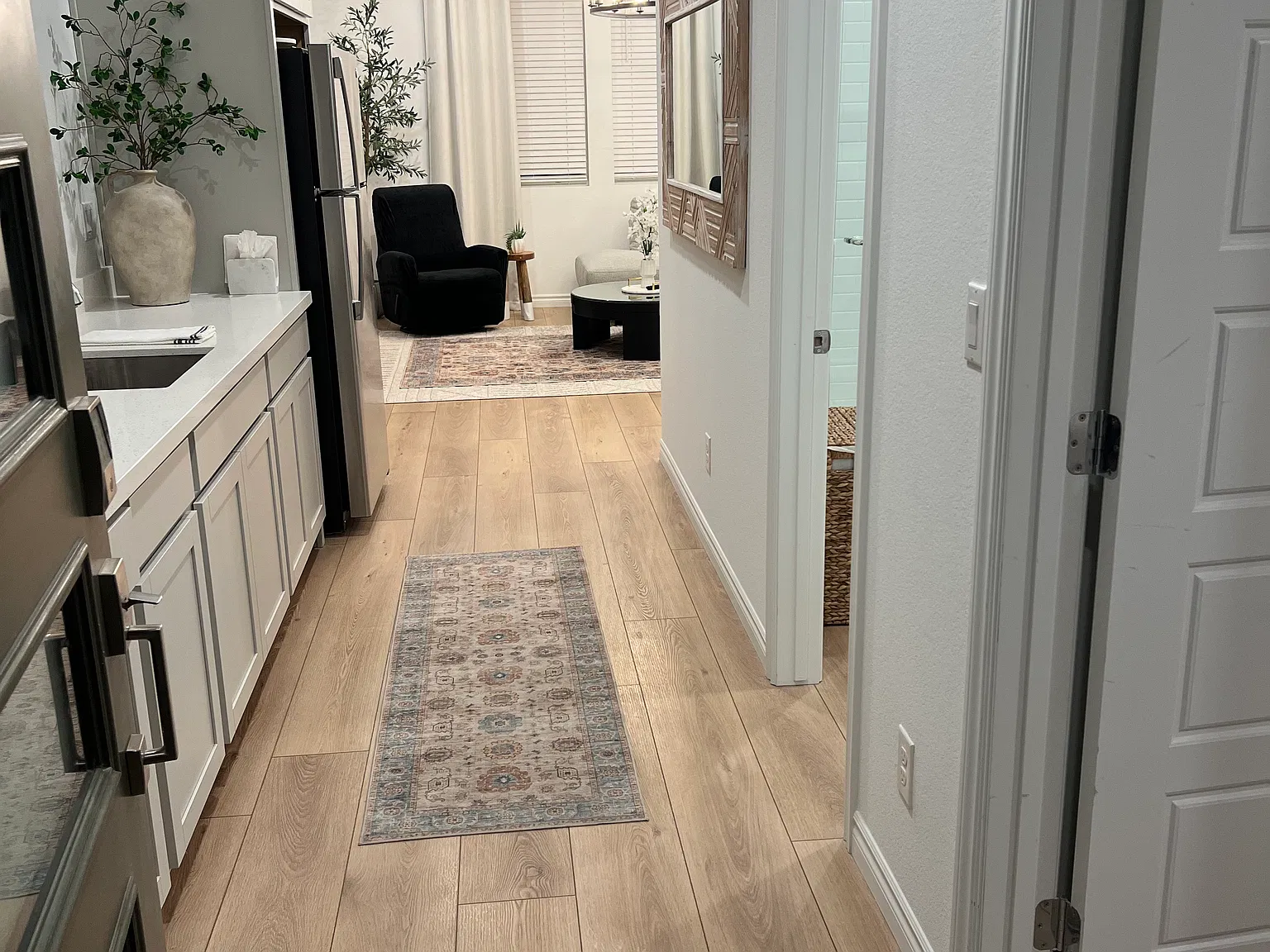 1 bed, 700 sqft, $1,695 — Photo 2