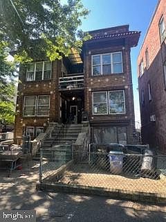2nd image of 444-446 W Roosevelt Blvd