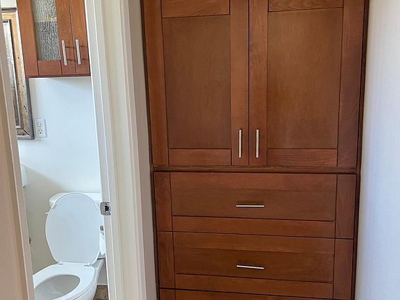 4th image of 234 6th St APT 16